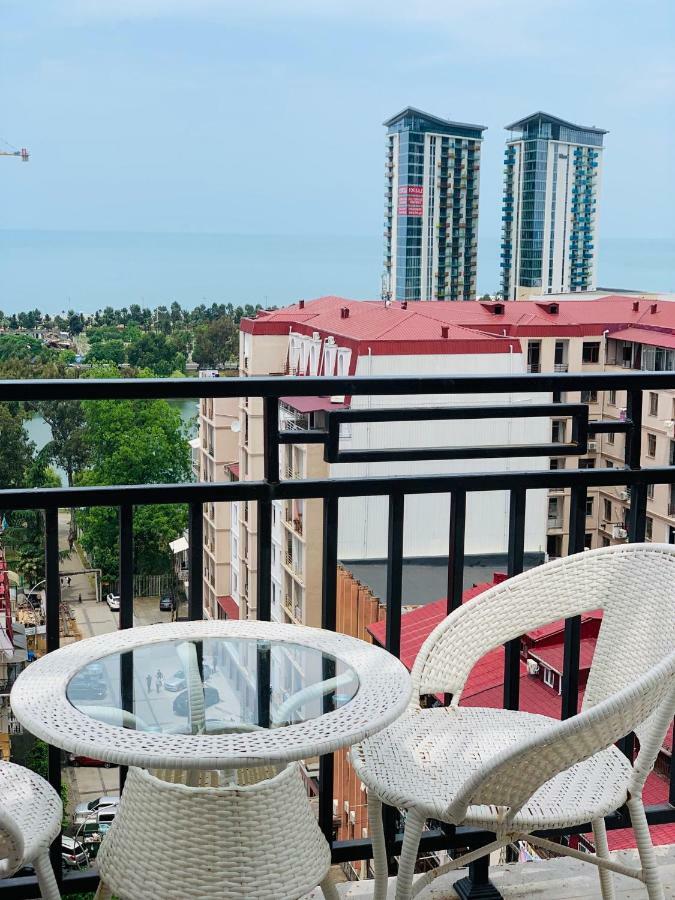 Apartments At Like House Batumi Exterior foto